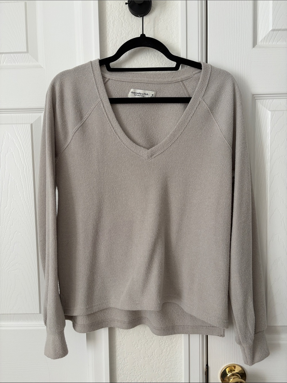 Abercrombie & Fitch V-Neck Pullover Sweater